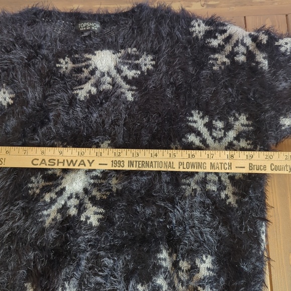 TOPSHOP Snowflake Textured  Warm Fuzzy Eyelash Sweater - Picture 5 of 8